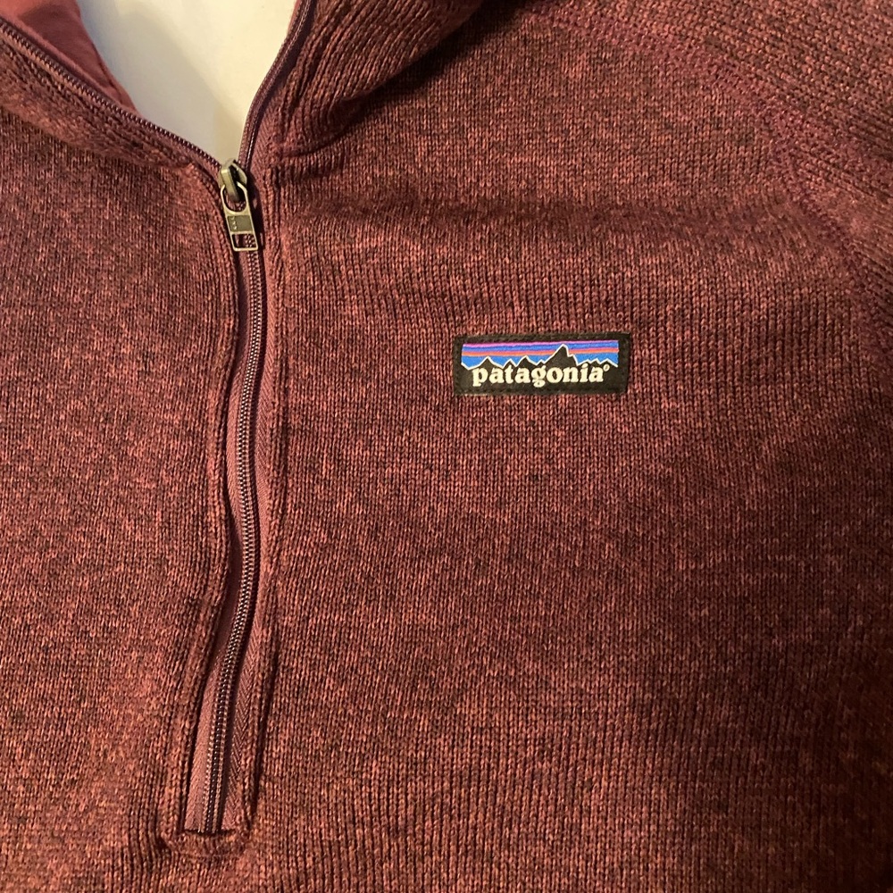 Patagonia Ladies 1/4 zip pullover. Crimson